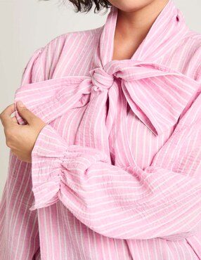 Blusa Contempo Plus manga larga para mujer